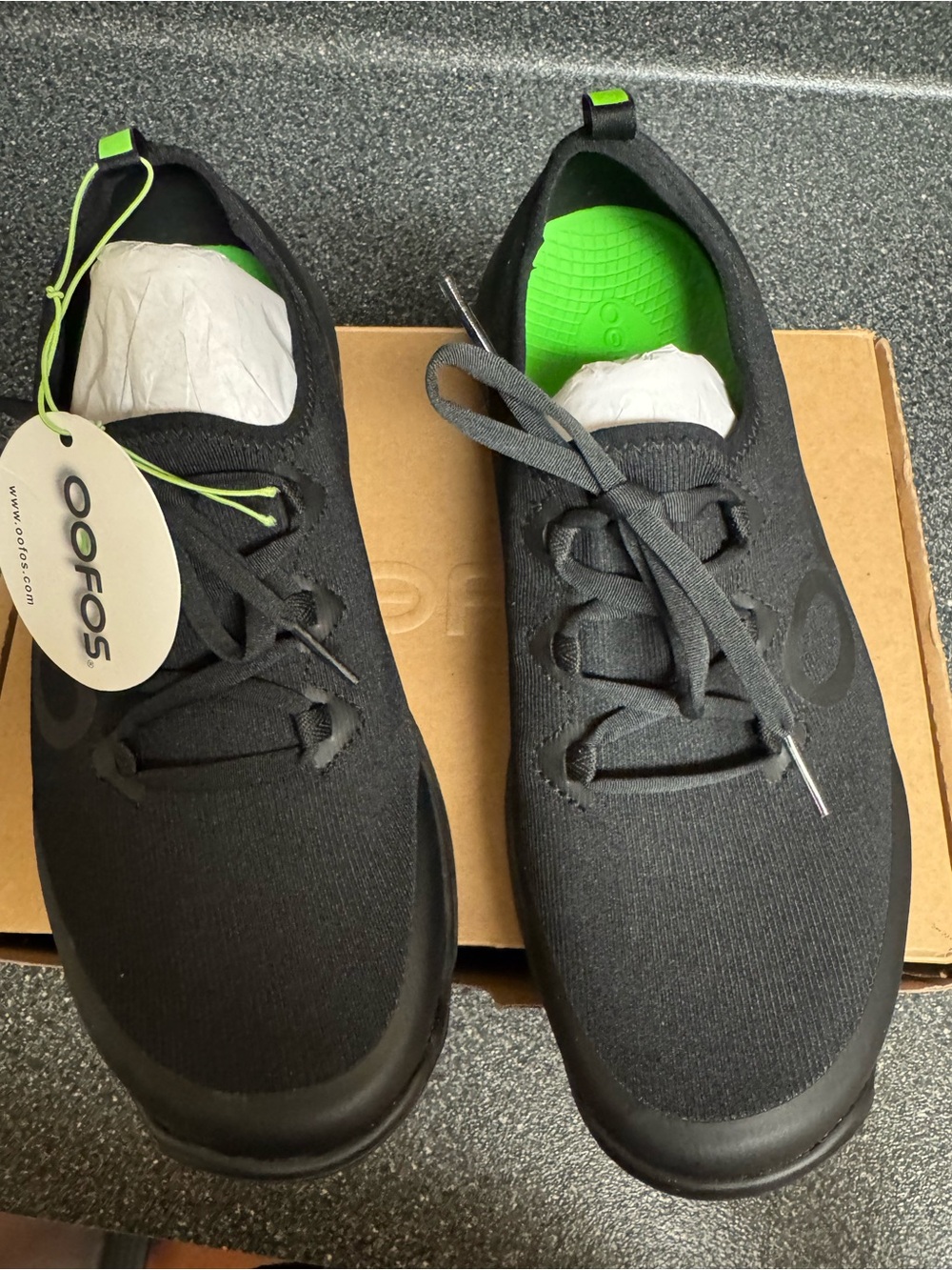 OOFOS Men’s Black Athletic Lace-Up Shoes with Bright Green Insole